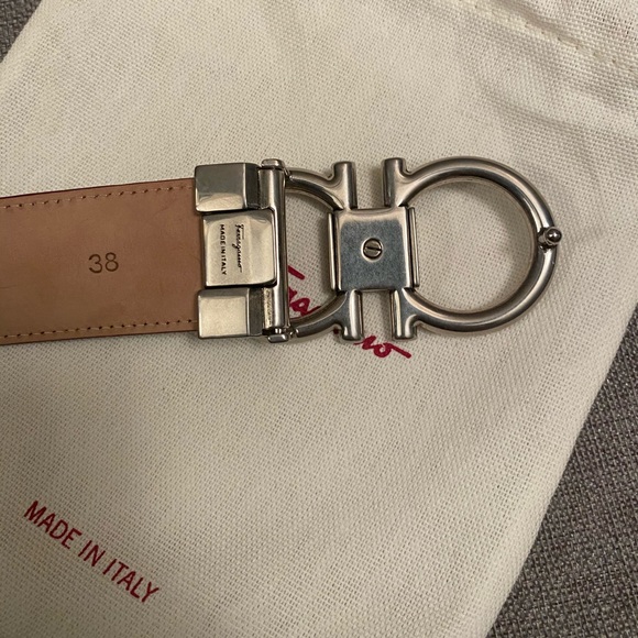 ✨Salvatore Ferragamo Gancini Suede Belt New - Picture 4 of 6